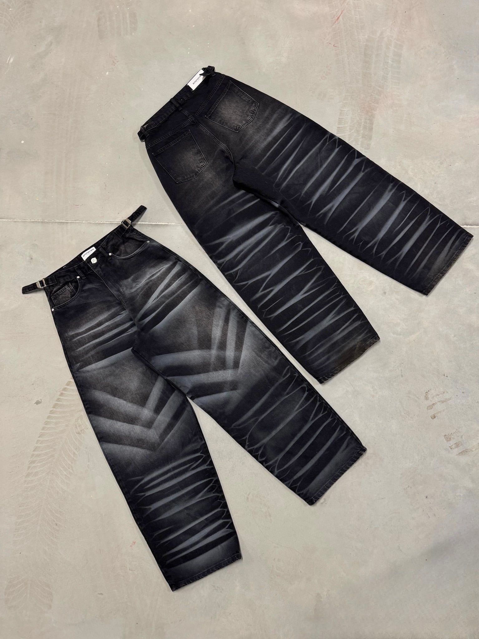Grunge Baggy Denim - Black